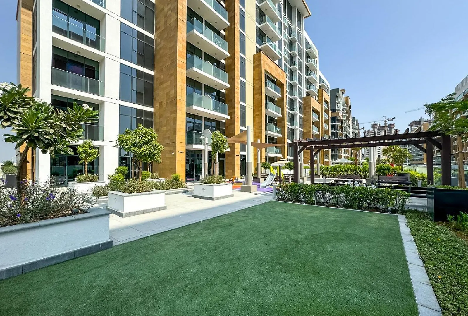 Studio Apartment Near Al Quoz Pond Park Dubai