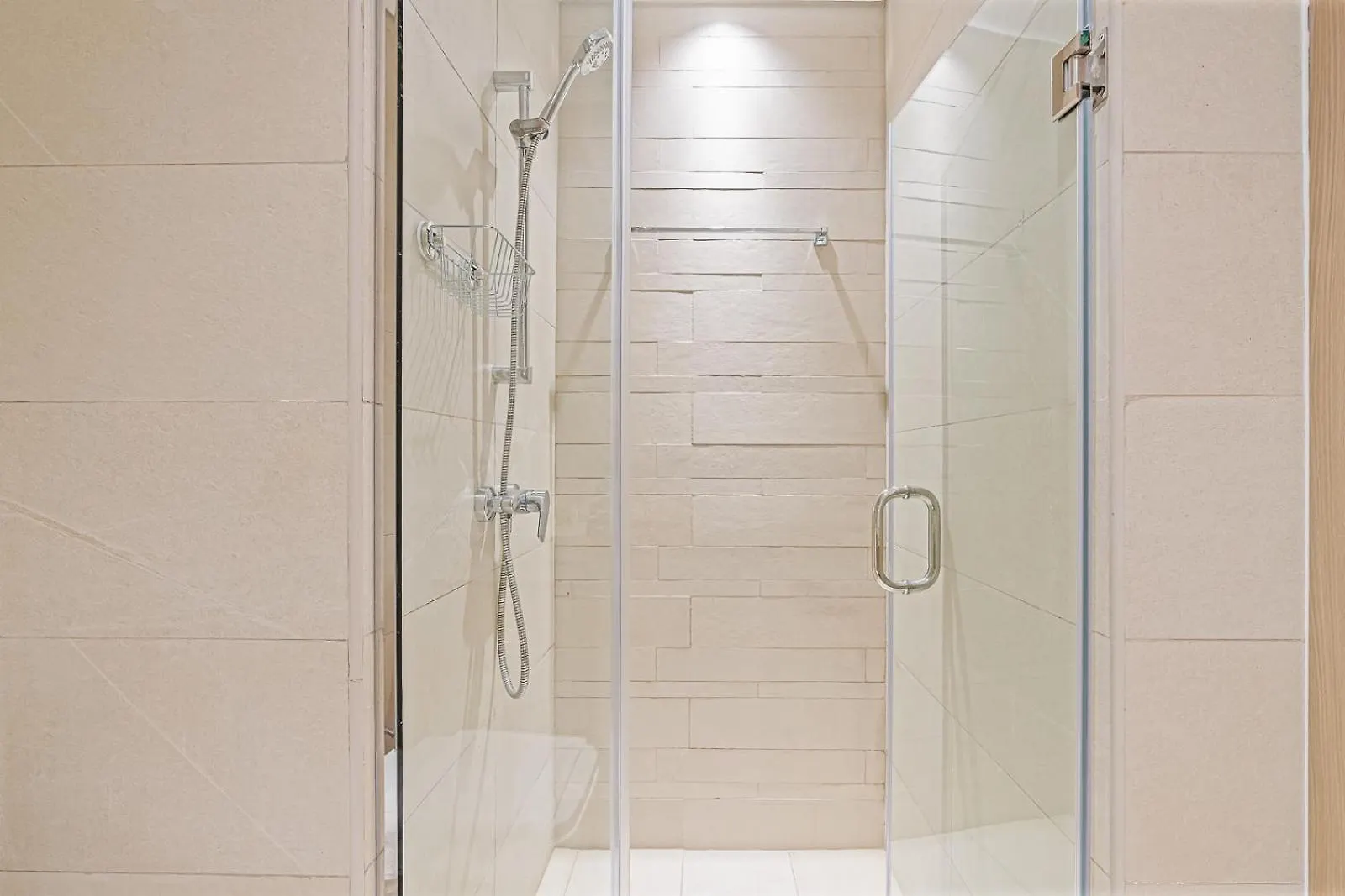 Studio Apartment Near Al Quoz Pond Park Dubai